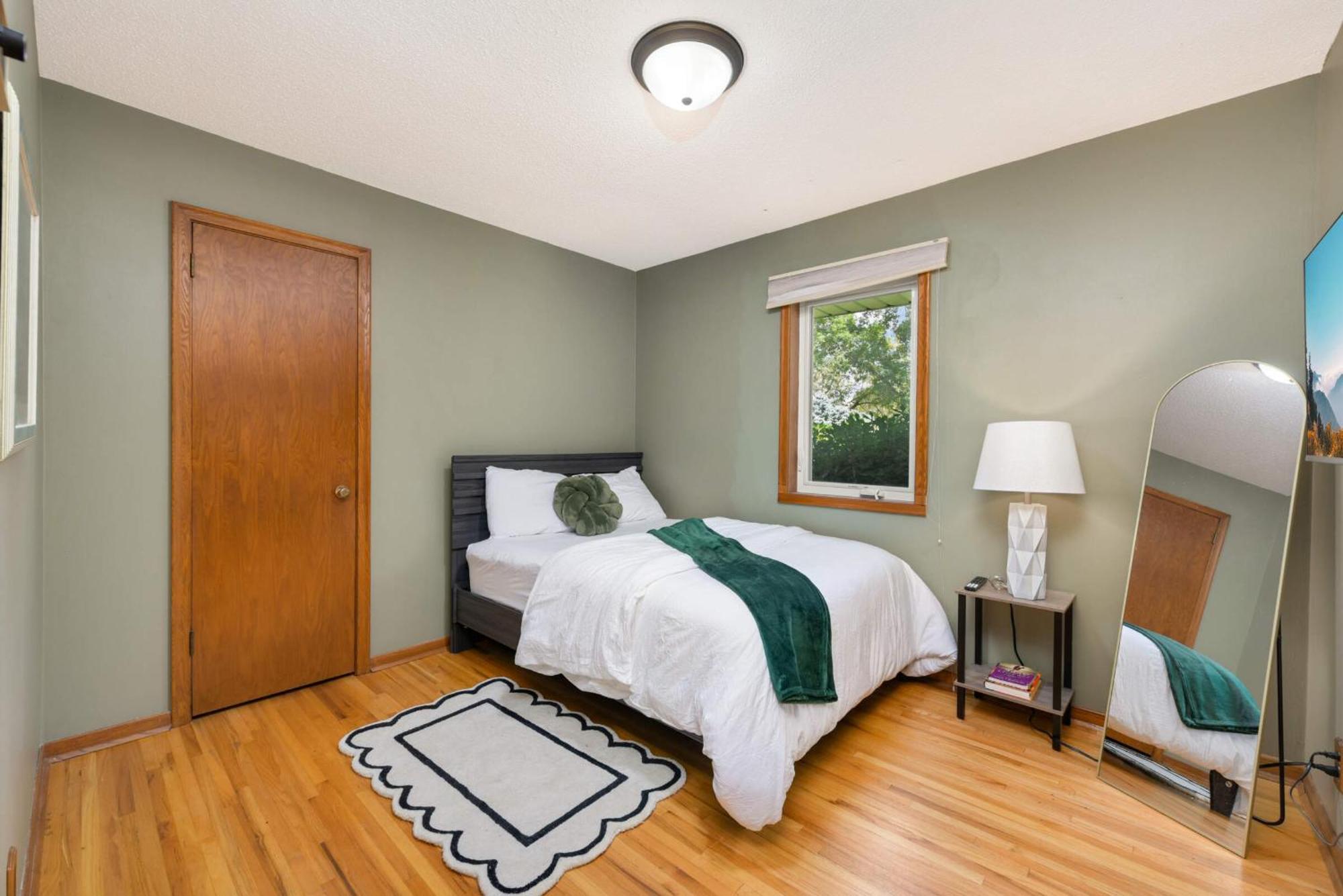 Cottage Grove Haven, Spacious 4-Bed, 3 Baths Retreat Exterior foto