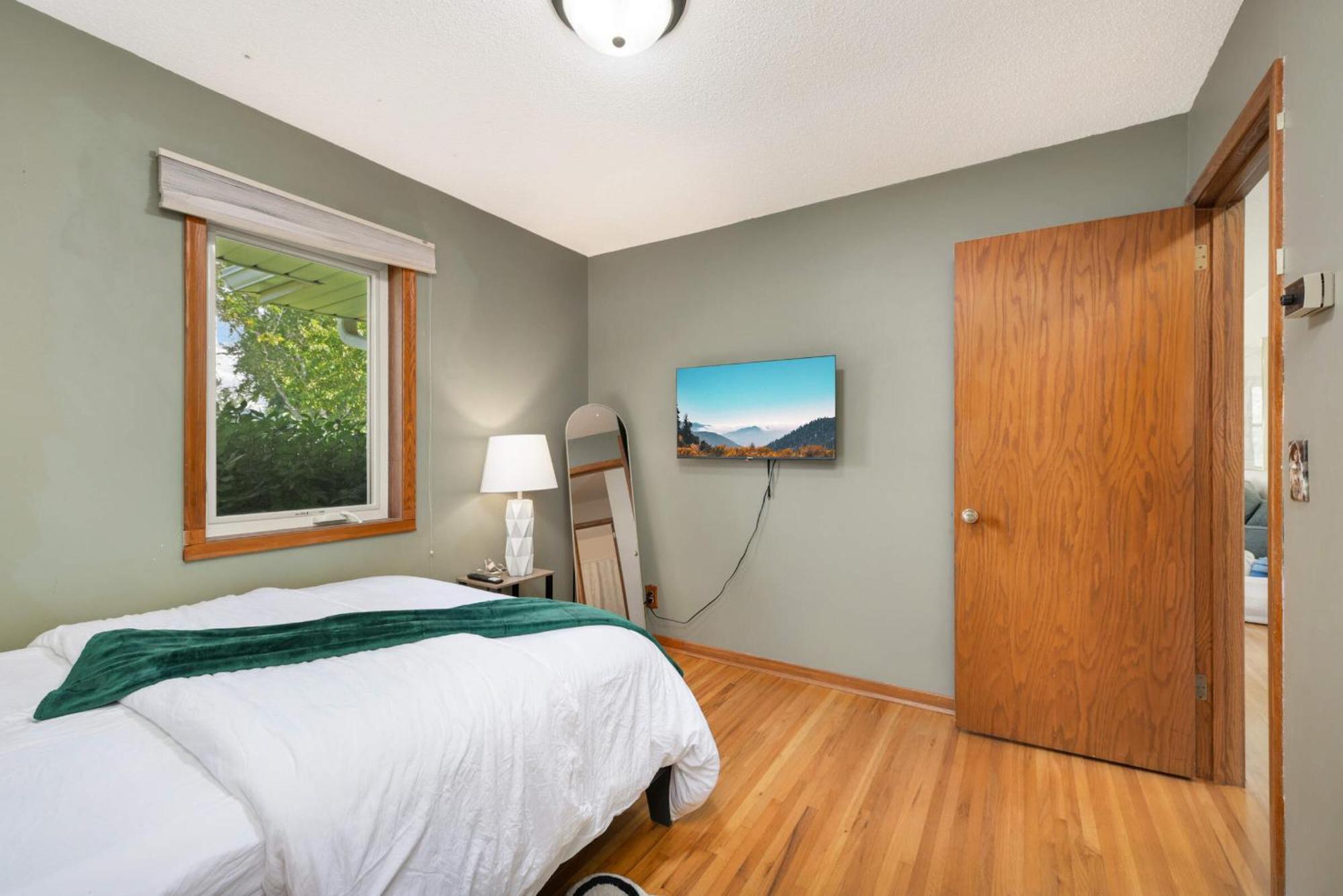 Cottage Grove Haven, Spacious 4-Bed, 3 Baths Retreat Exterior foto