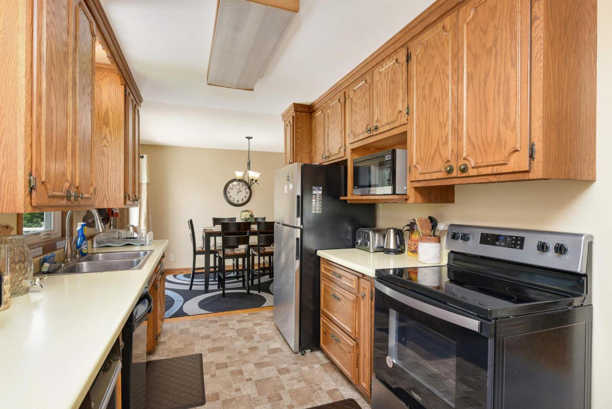 Cottage Grove Haven, Spacious 4-Bed, 3 Baths Retreat Exterior foto